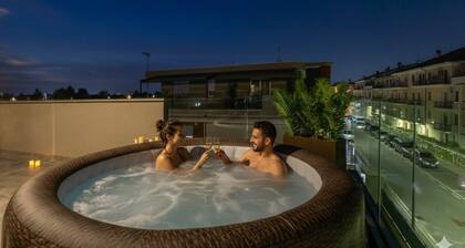 Anna Milan Bergamo Penthouse, With Private Terrace and 40° Heated Jacuzzi!