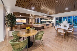 Dining - Cozy 2-bedroom 2bath luxury Desert oasis Desert Ridge Phoenix Arizona (Phoenix)