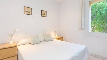 Apartment | 3 bedrooms, iron/ironing board