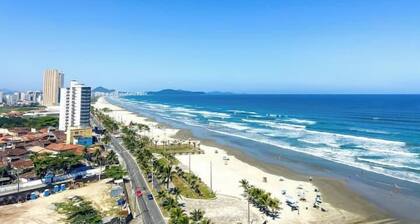 Pé na areia apto c vista mar e piscina