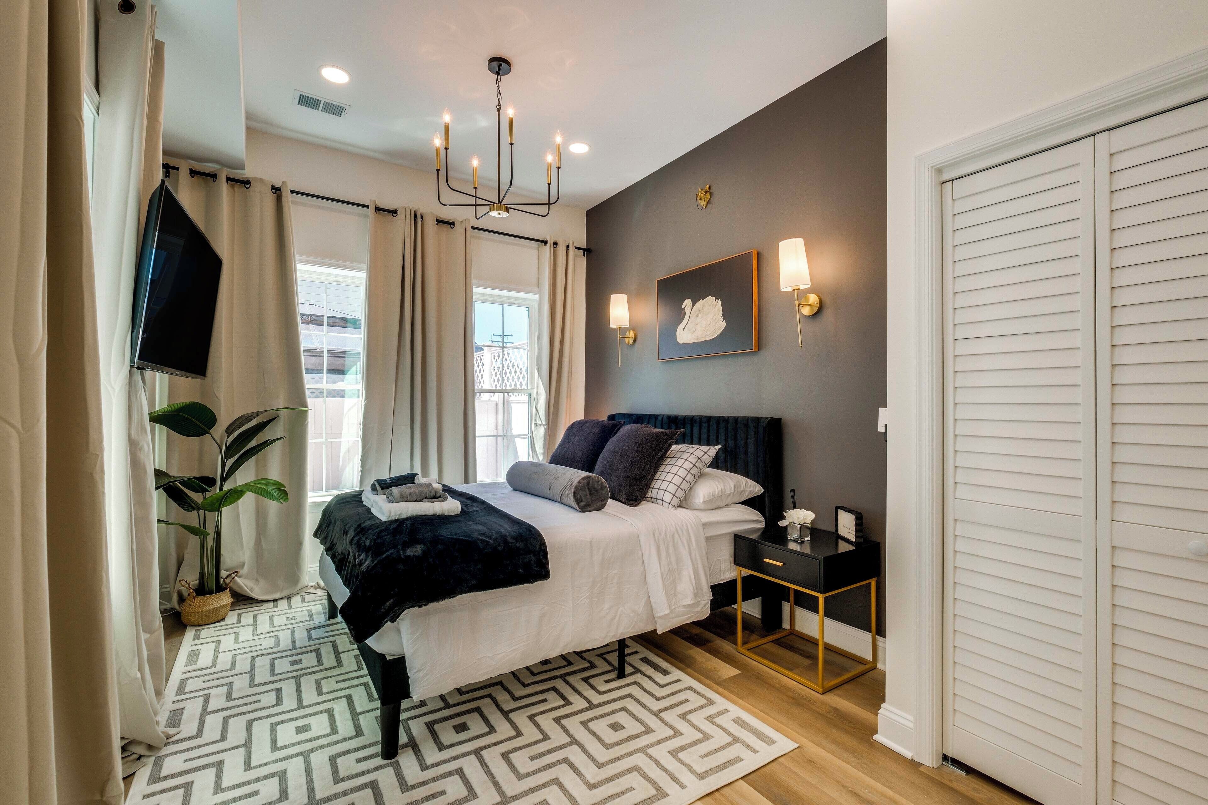 4 habitaciones, tabla de planchar con plancha, internet y ropa de cama 