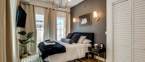 4 habitaciones, tabla de planchar con plancha, internet y ropa de cama