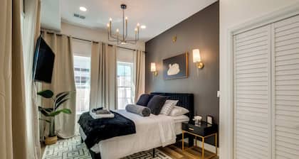 1 Mi to Dtwn: Hot Tub Haven in Richmond!