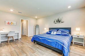 4 bedrooms, iron/ironing board, Internet, bed sheets - 6 Mi to Gulf Shores Beach: Family Getaway! (Foley)