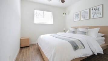 3 makuuhuonetta, silitysrauta/-lauta, ilmainen Wi-Fi, vuodevaatteet