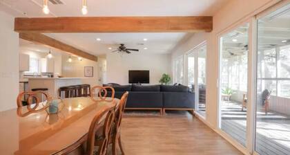 Charming 3-BDR East Austin Retreat with Spacious Backyard
