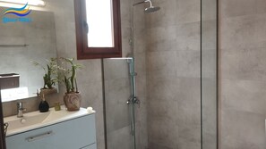 Hair dryer, towels, soap, shampoo - Litinos Villa Mary (Fodele)