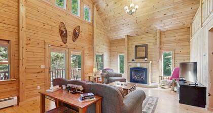 Log Cabin in the mountains near skiing, hiking & fishing