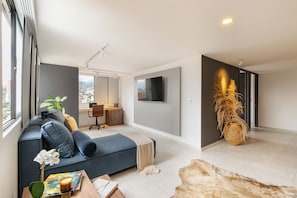 Deluxe Apartment | Living area