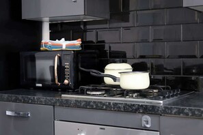 Fridge, microwave, oven, stovetop