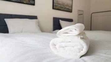 3 bedrooms, desk, iron/ironing board, travel cot