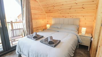 3 bedrooms, individually decorated, individually furnished, free WiFi