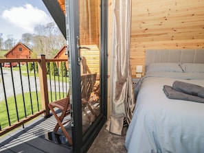3 bedrooms, individually decorated, individually furnished, free WiFi