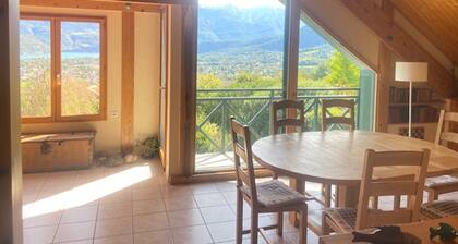 ST-JORIOZ, Spacieuse villa, vue sur le lac , 6 pers