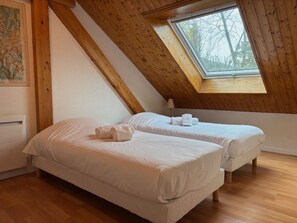 3 bedrooms, free WiFi, bed sheets