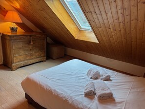 3 bedrooms, free WiFi, bed sheets - ST-JORIOZ, Spacieuse villa, vue sur le lac , 6 pers (Saint-Jorioz)
