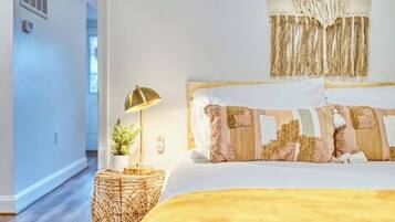 3 bedrooms, iron/ironing board, travel crib, free WiFi