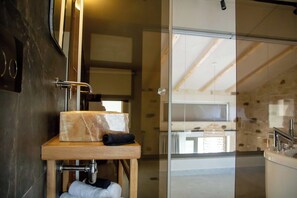 Deluxe Villa, Sea View | Bathroom | Free toiletries, hair dryer, bathrobes, slippers - Luxurious Stone Villas Crete (Malevizi)