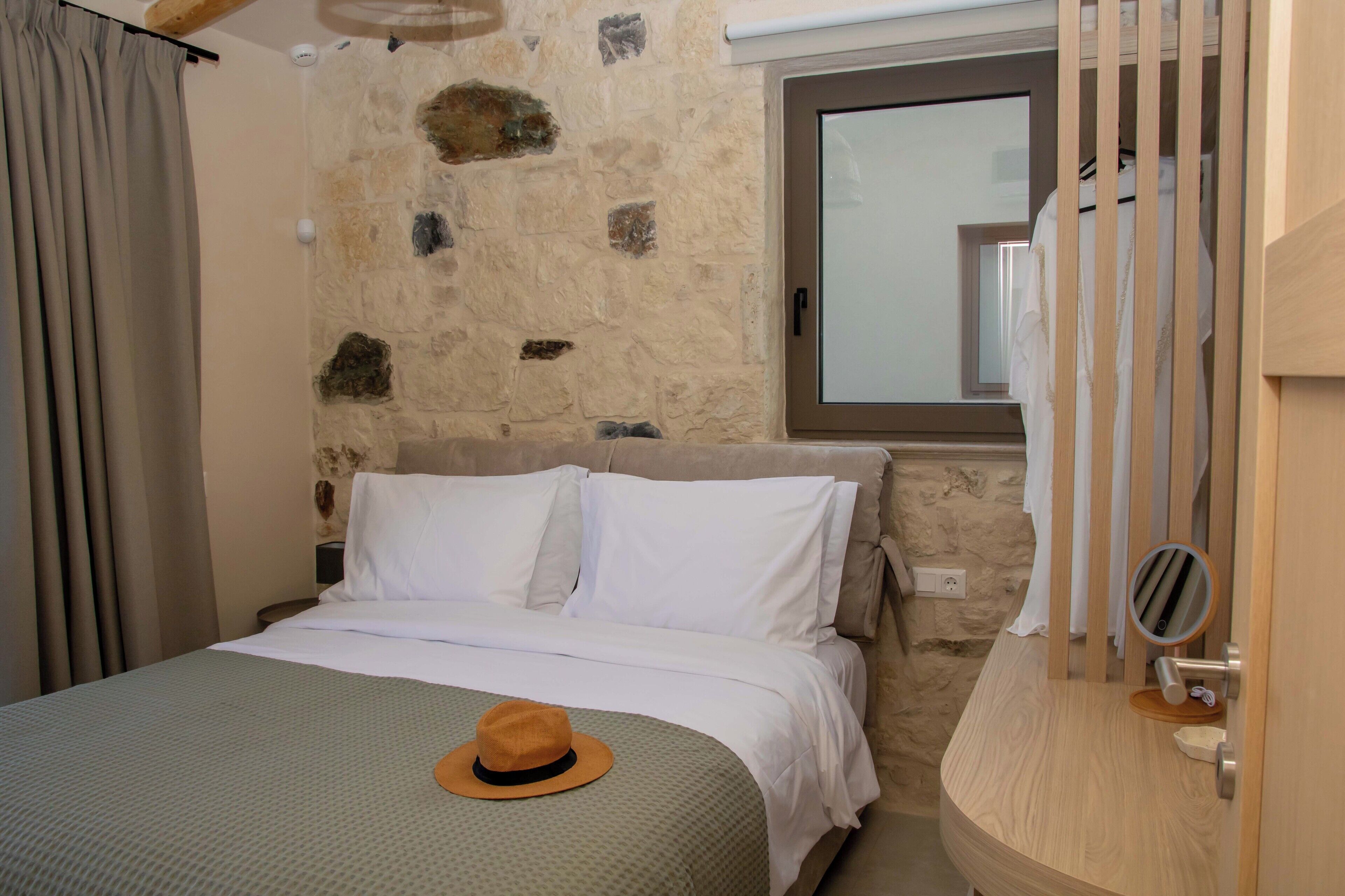 Deluxe Villa, Sea View | In-room safe, desk, blackout drapes, soundproofing