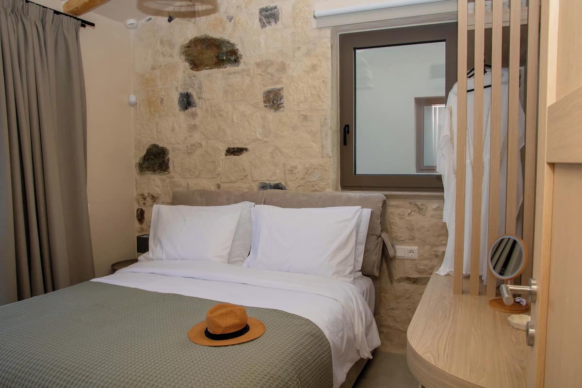 Deluxe Villa, Sea View | In-room safe, desk, blackout drapes, soundproofing