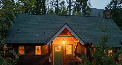 On the River Wooded Bliss Cabin near Loloma Lodge
