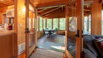 Smart TV, fireplace, DVD player