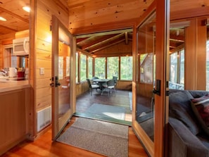 Smart TV, fireplace, DVD player