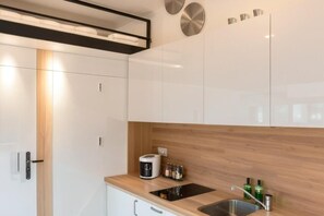 Refrigerador, microondas, parrilla de estufa y lavavajillas 