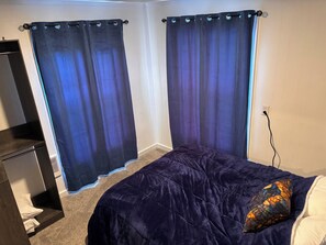 2 bedrooms, desk, free WiFi, bed sheets