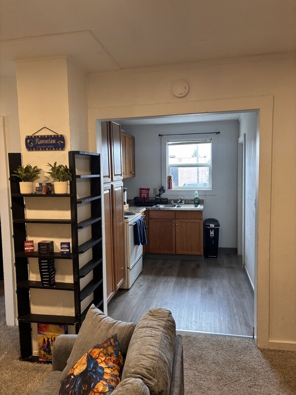Interior - Hogwartz "House Ravenclaw" Themed 2-bd, 1-ba upstairs apartment. (Springfield)