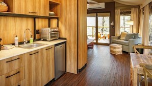 Basic Tent, Mountain View | Private kitchen | Mini-fridge, microwave, coffee grinder, toaster oven - Tuxedo Falls (Zirconia)