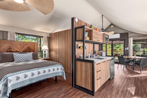 豪華帳棚, 山景 | 筆電工作空間、免費無線上網、床單