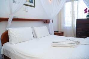 5 habitaciones, tabla de planchar con plancha y wifi gratis 