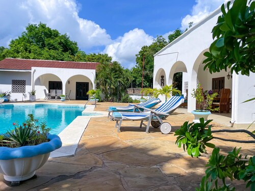 Villa Sublime- Diani Beach 4 Bedrooms 50 meters from the beach- Luxurious🌴🔥⛱️
