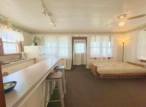 Casa de campo, vista al lago | Tabla de planchar con plancha, wifi gratis y ropa de cama 