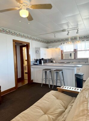 Casa de campo, vista al lago | Tabla de planchar con plancha, wifi gratis y ropa de cama 