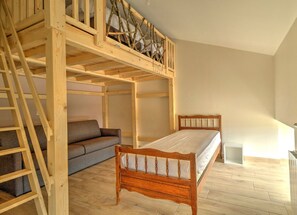 Iron/ironing board, travel crib, free WiFi, wheelchair access