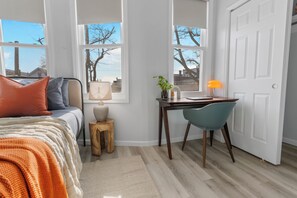 5 bedrooms, desk, iron/ironing board, free WiFi