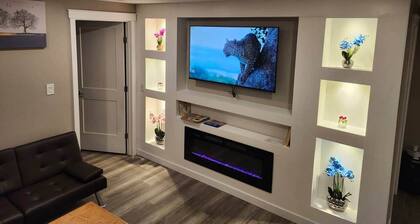 Elegant Family Suite by Stadium, Airport, Shopping