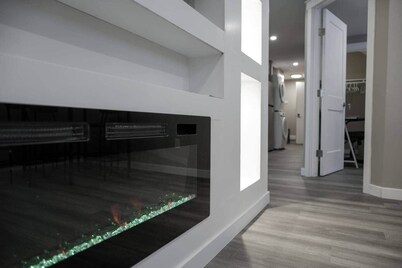 Elegant Family Suite by Stadium, Airport, Shopping