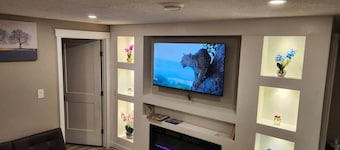 Elegant Family Suite by Stadium, Airport, Shopping
