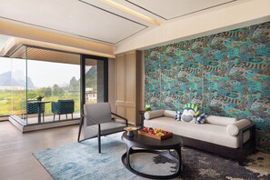 Premium bedding, down duvets, memory-foam beds, free minibar - voco Guilin Yangshuo by IHG (Guilin)