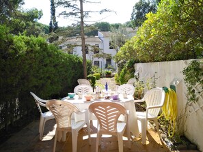 Villa | Outdoor dining