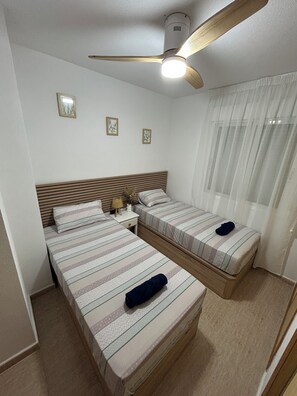 2 quartos, ferros/tábuas de passar roupa, Wi-Fi, roupa de cama