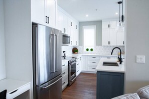 Fridge, microwave, oven, stovetop - The Oasis | Lake + Mtn Views + Fireplace + Sleeps 6 (Harrison Hot Springs)