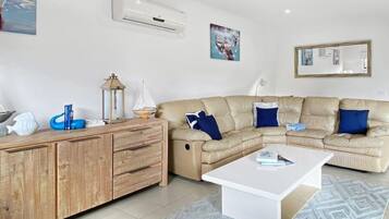 Una Smart TV, libros