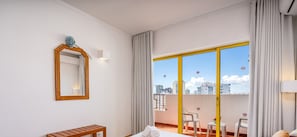 Bügeleisen/Bügelbrett, kostenloses WLAN, Bettwäsche