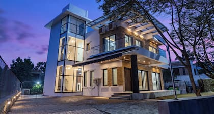 Stay Leisurely Villa Portia Lonavala