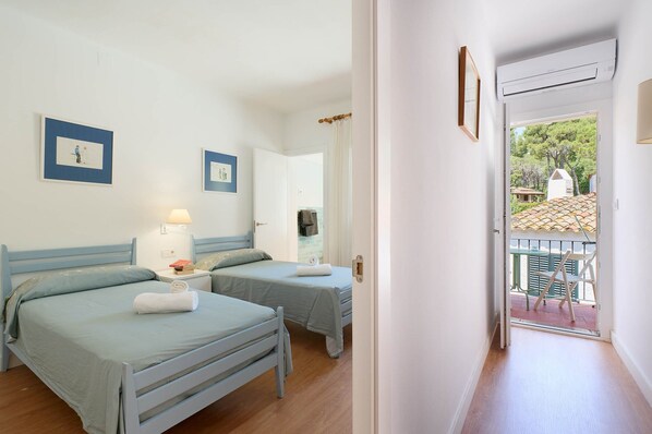 Room - Apartment in Llafranc Near Costa Brava Beach (Palafrugell)