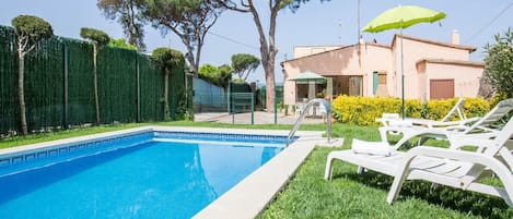 Huvila | Uima-allas | Sisäuima-allas, ulkouima-allas